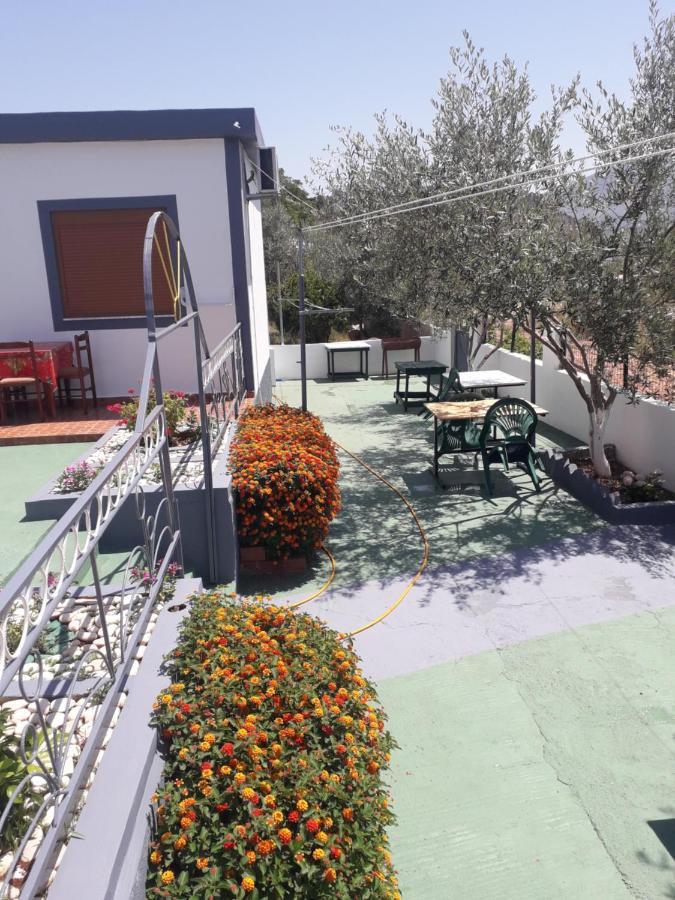 Petrit Guesthouse Ksamil Luaran gambar