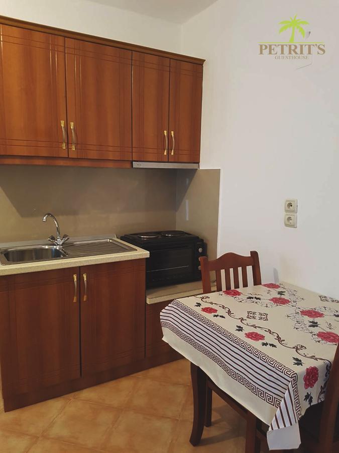 Petrit Guesthouse Ksamil Luaran gambar