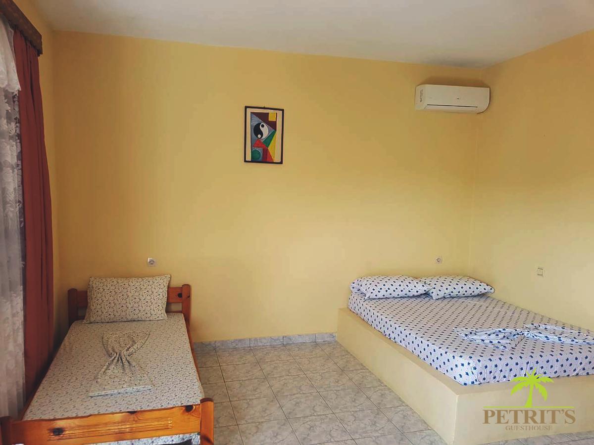 Petrit Guesthouse Ksamil Luaran gambar