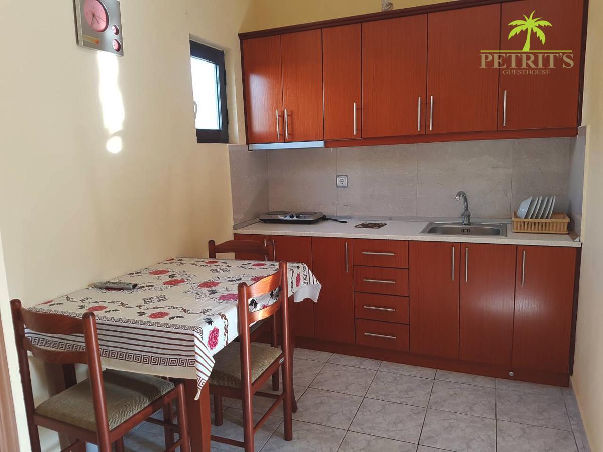 Petrit Guesthouse Ksamil Luaran gambar