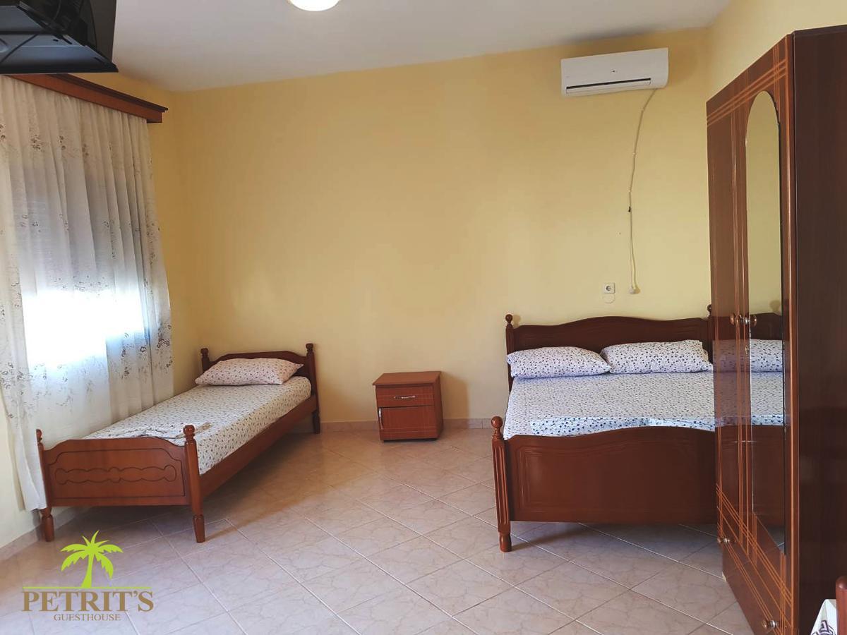 Petrit Guesthouse Ksamil Luaran gambar