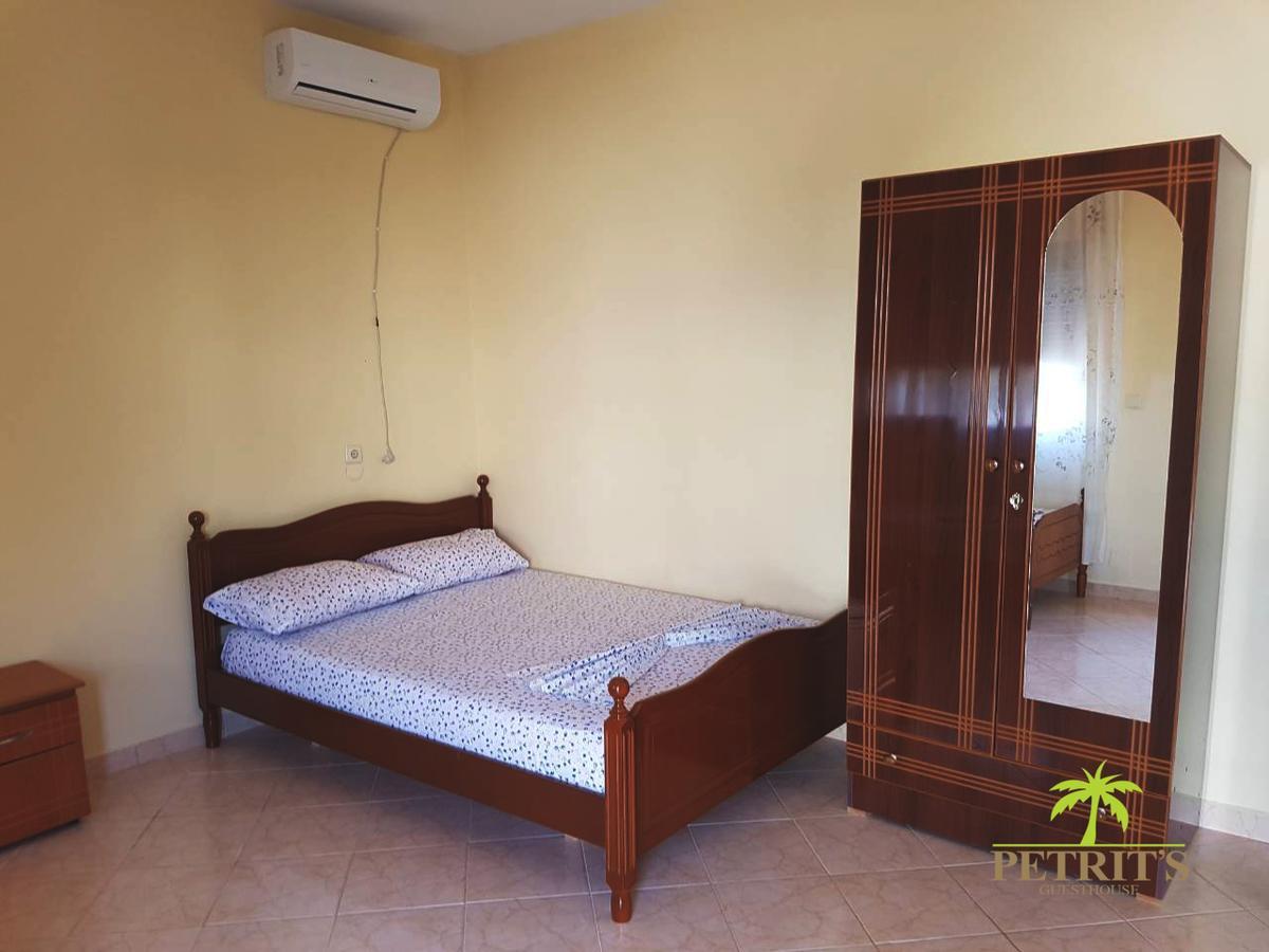 Petrit Guesthouse Ksamil Luaran gambar
