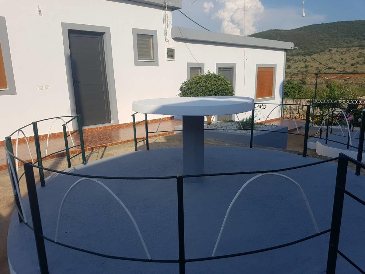 Petrit Guesthouse Ksamil Luaran gambar